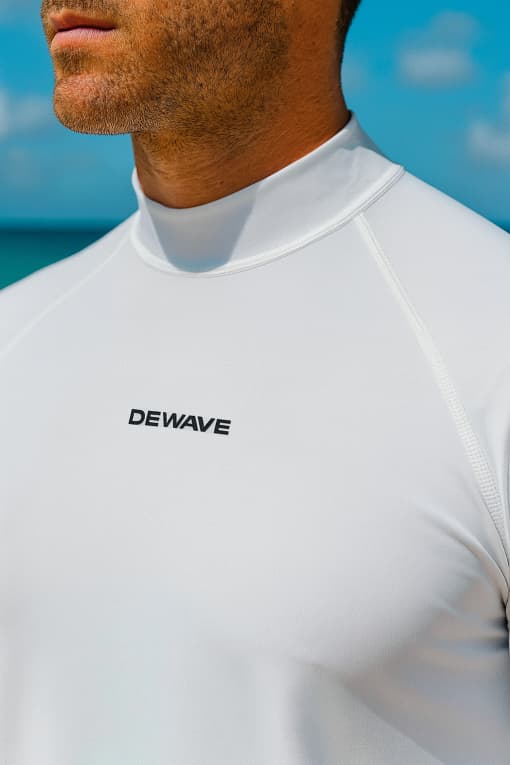 Футболка солнцезащитная с длинными рукавами мужская белая Dewave 100