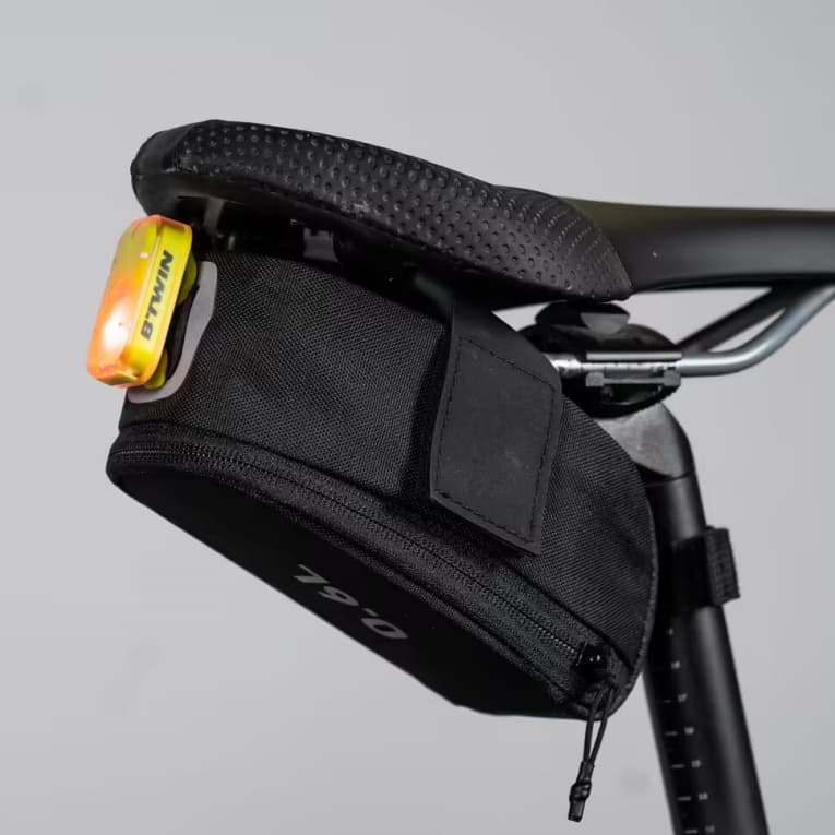 Сумка подседельная черная Riveside 700 Easy M