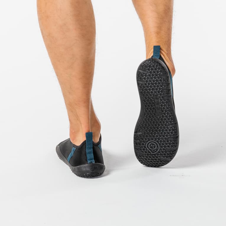 Коралловые тапочки для взрослых гибкие черные Subea Aquashoes 120