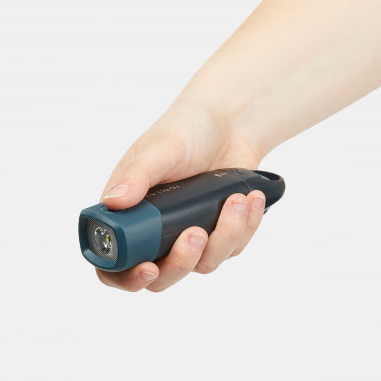 Динамо-фонарь перезаряжаемый синий Forclaz Dynamo 500 V2