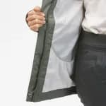 Куртка походная водонепроницаемая женская серая Quechua NH550