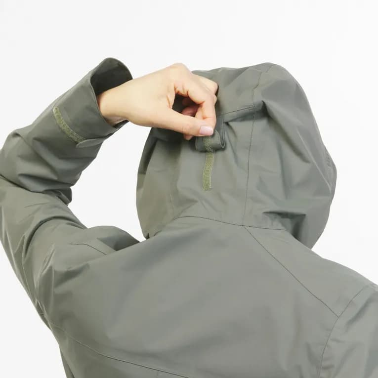 Куртка походная водонепроницаемая женская серая Quechua NH550