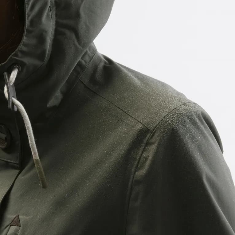 Куртка походная водонепроницаемая женская серая Quechua NH550