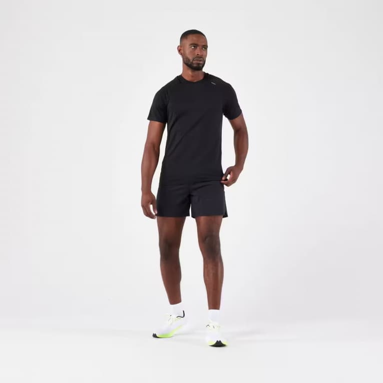 Футболка для бега бесшовная мужская черная Kiprun Run 500 Comfort