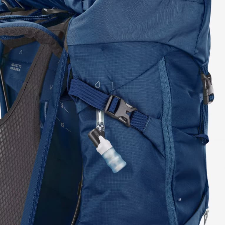 Рюкзак для треккинга 38л синий Quechua MH500