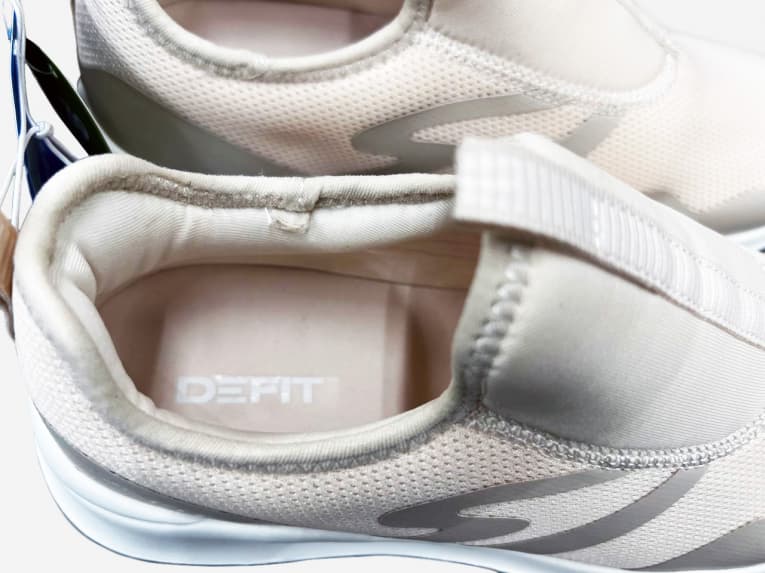 Кроссовки женские бежевые Defit 100