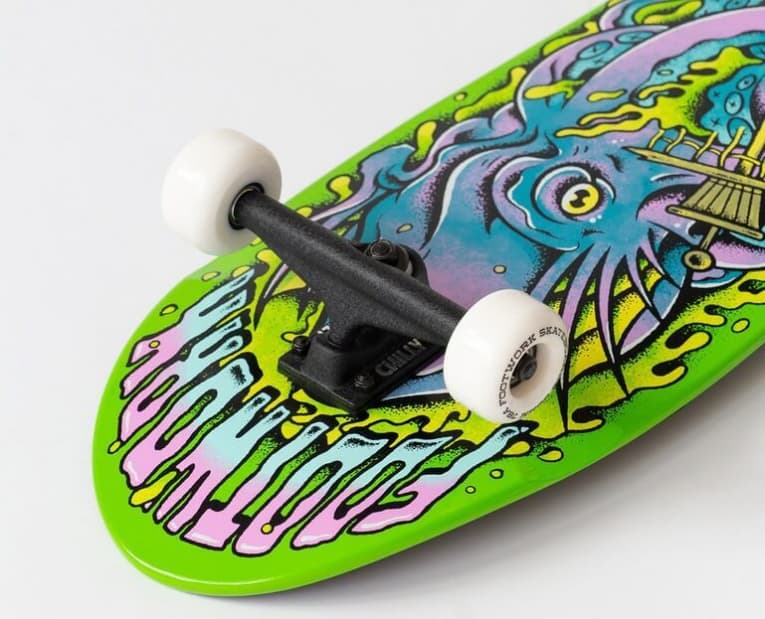 Круизер 31,3"x10" зелёный Footwork Kraken