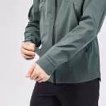 Куртка походная мужская хаки Quechua MH500