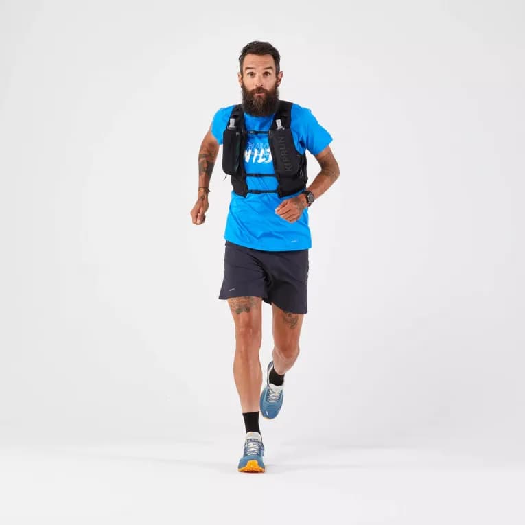 Жилет для трейлраннинга черный Kiprun 900