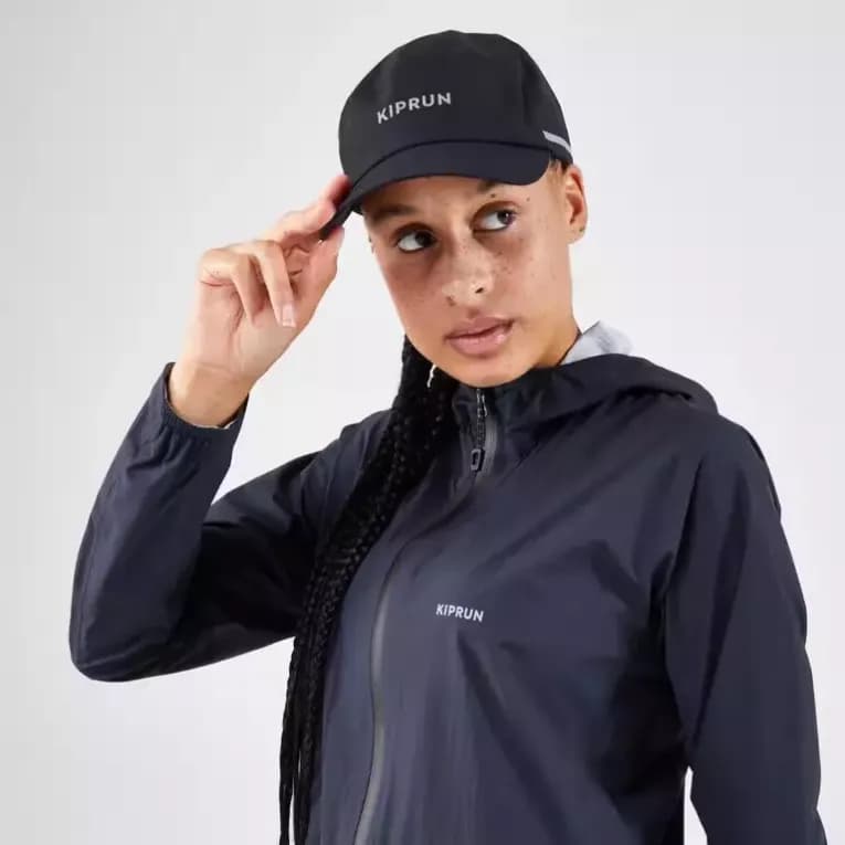 Кепка для бега водоотталкивающая черная Kiprun 5 Panels WR 500