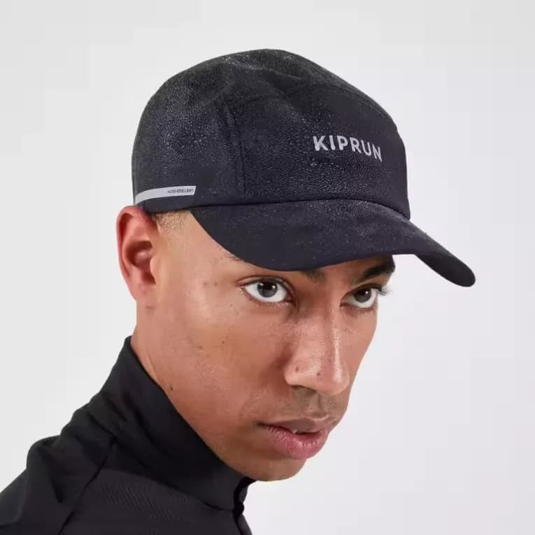 Кепка для бега водоотталкивающая черная Kiprun 5 Panels WR 500
