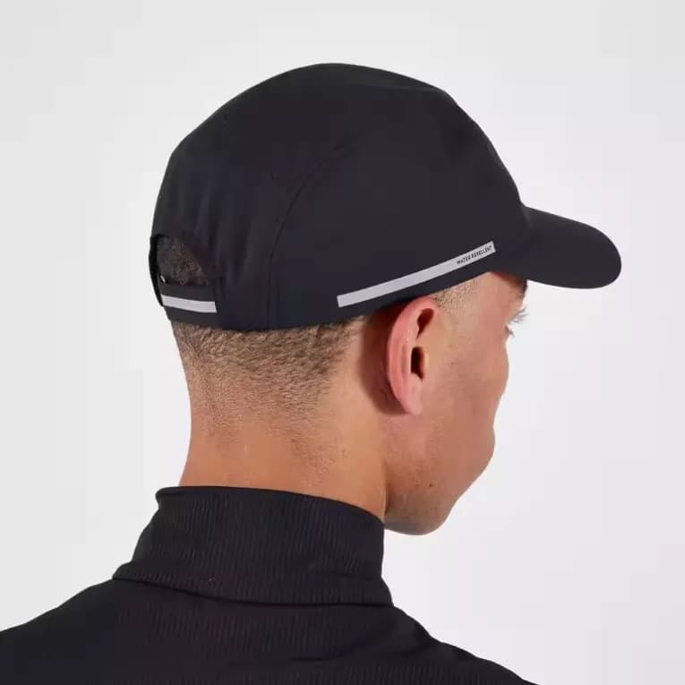 Кепка для бега водоотталкивающая черная Kiprun 5 Panels WR 500