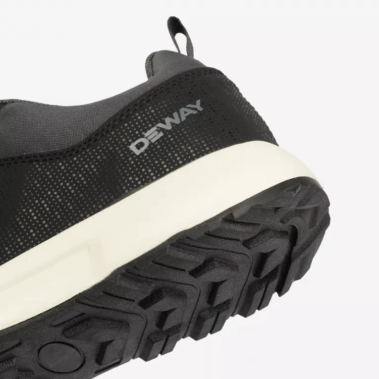 Кроссовки для походов мужские чёрные Deway NH150