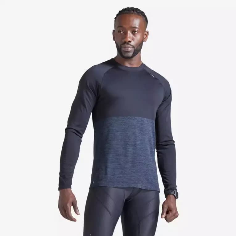 Лонгслив для бега бесшовный мужской черный Kiprun Care 500