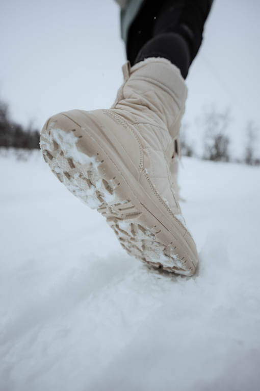 Сапоги зимние бежевые жен Quechua 500 купить в интернет-магазине Деспорт