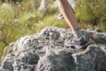 Ботинки водонепроницаемые низкие женские серые Quechua MH 100