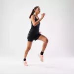Майка для бега бесшовная женская черная Kiprun Run 500 Comfort