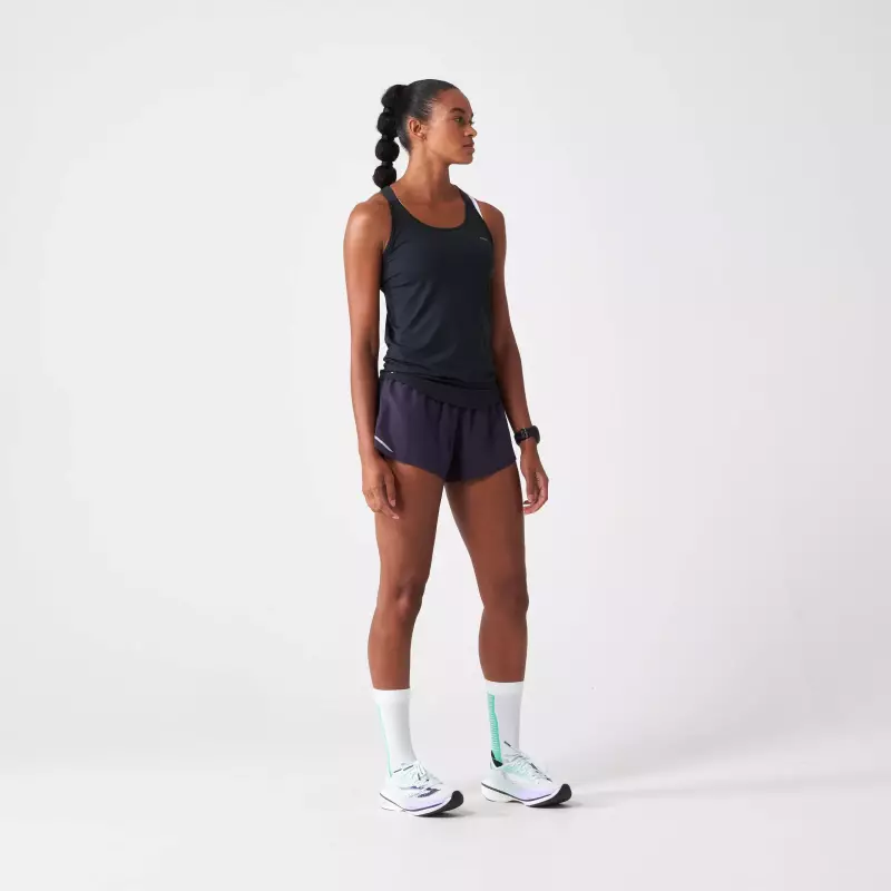 Майка для бега бесшовная женская черная Kiprun Run 500 Comfort