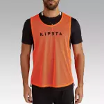 Манишка футбольная для взрослых оранжевая Kipsta 100