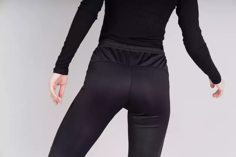 Разминочные брюки женские черные NORDSKI Active Pro